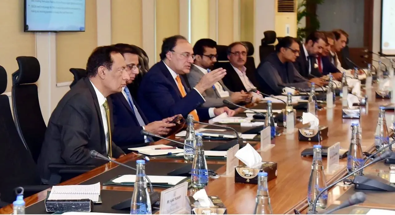 Finance minister calls for faster SME, farm loan disbursements