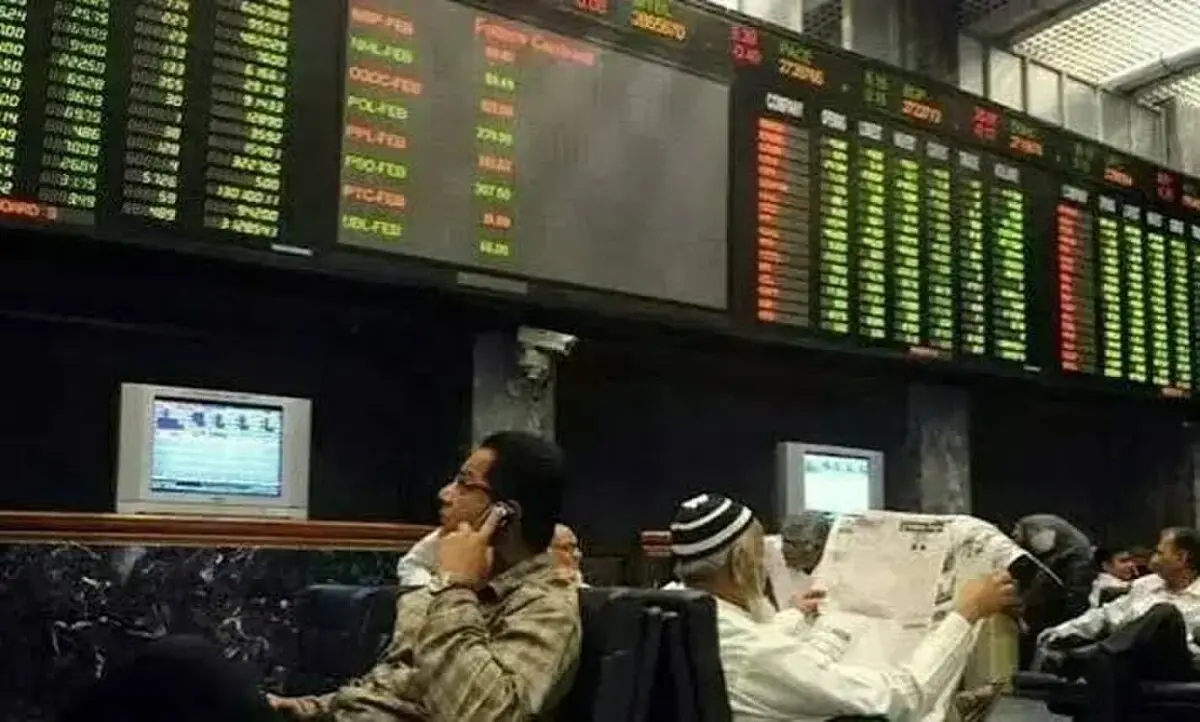 PSX: selling at bourse, KSE-100 down over 800 points